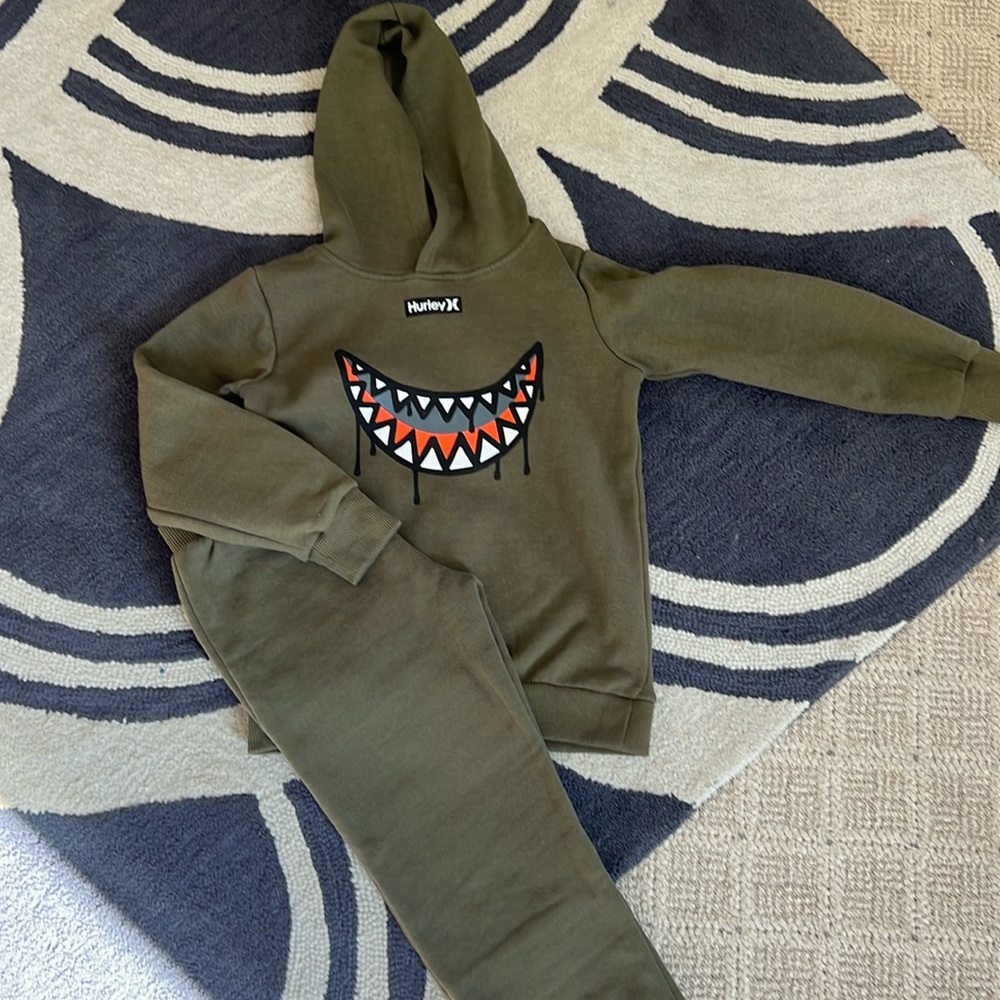 Boys Hurley sweatsuit perfect condition. Worn twice.